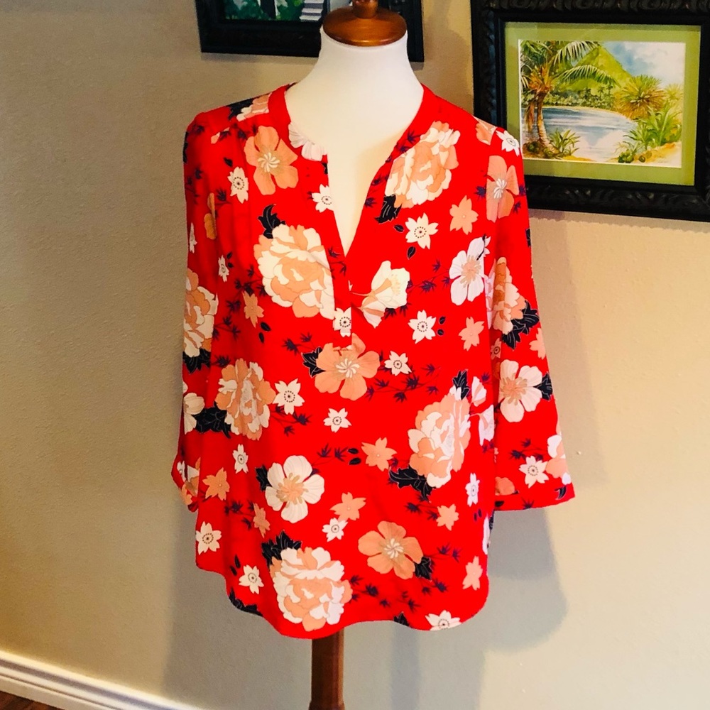 Pretty floral blouse